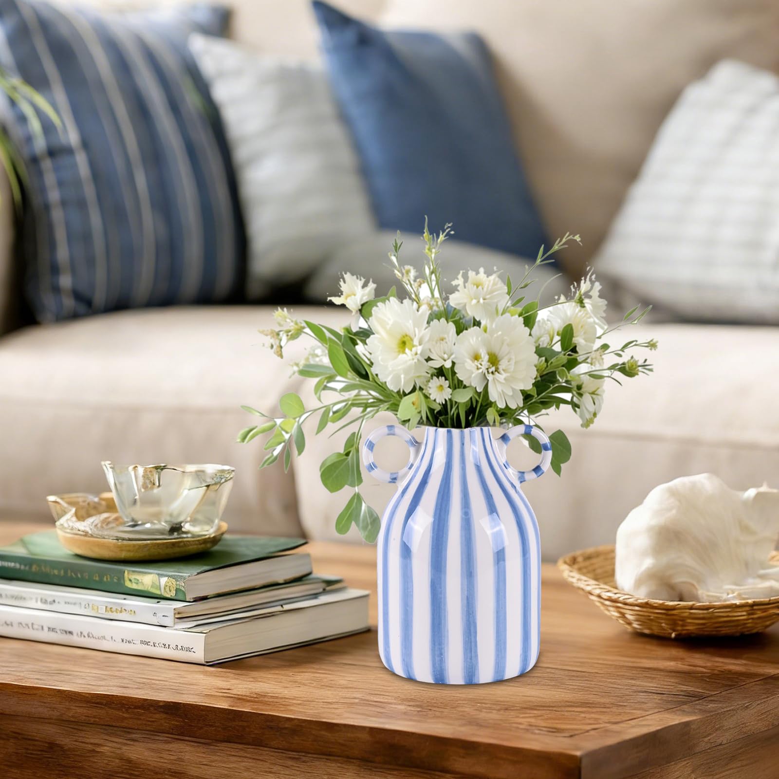 Pampas grass in LINYTHER blue and white vase for natural texture.