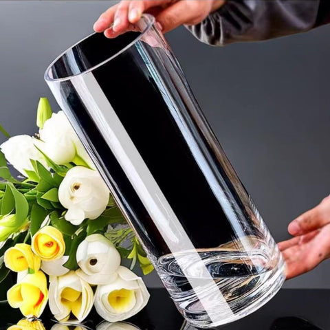 Liotww 12-inch vase highlights tall stems with unbreakable clarity.