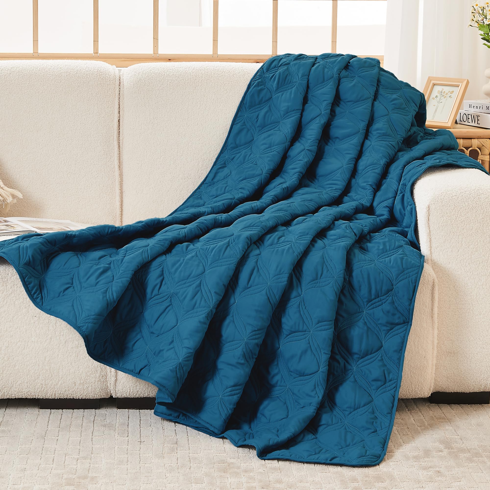 Litanika microfiber quilt close-up emphasizes soft, breathable fabric