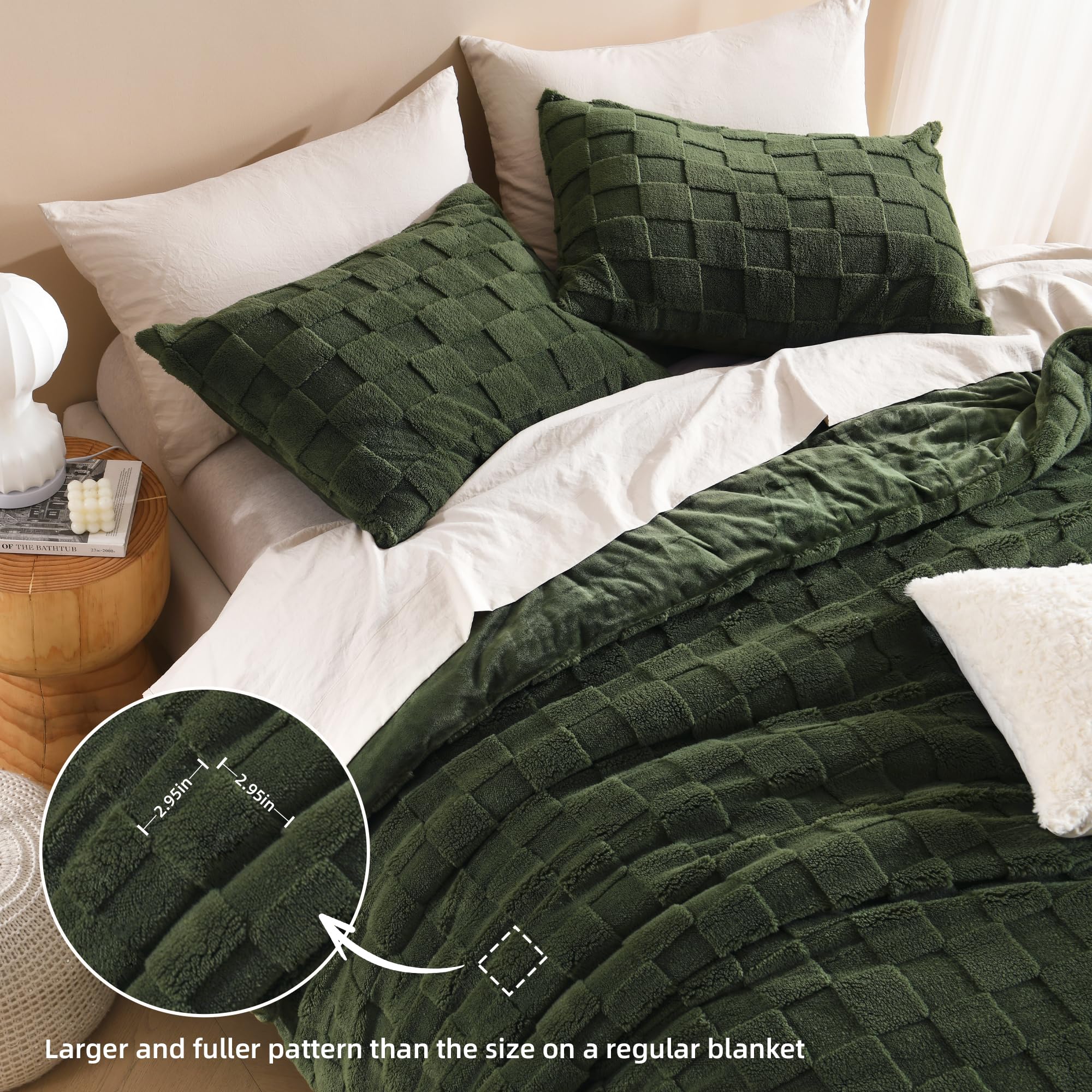 Litanika sherpa fleece inside detail adds extra warmth and softness
