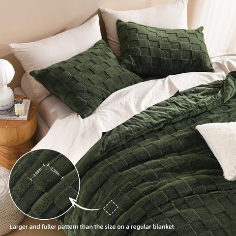 Litanika sherpa fleece inside detail adds extra warmth and softness