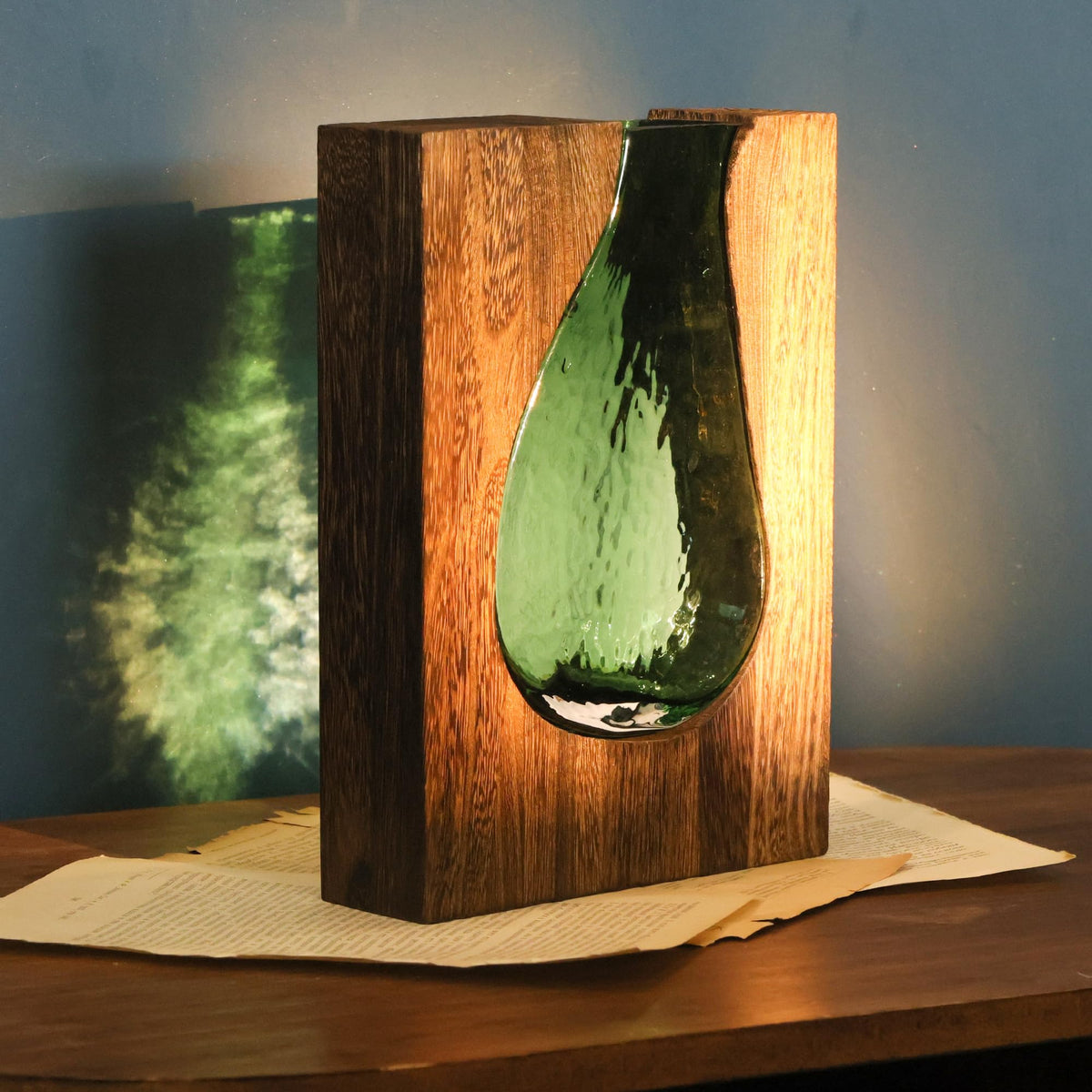 Litivy wood and glass inlay vase with natural grain, ideal for fresh or dried bouquets.
