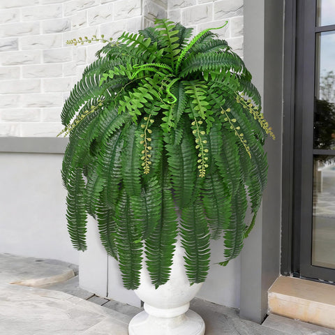 Livole UV-resistant fern materials maintain color outdoors