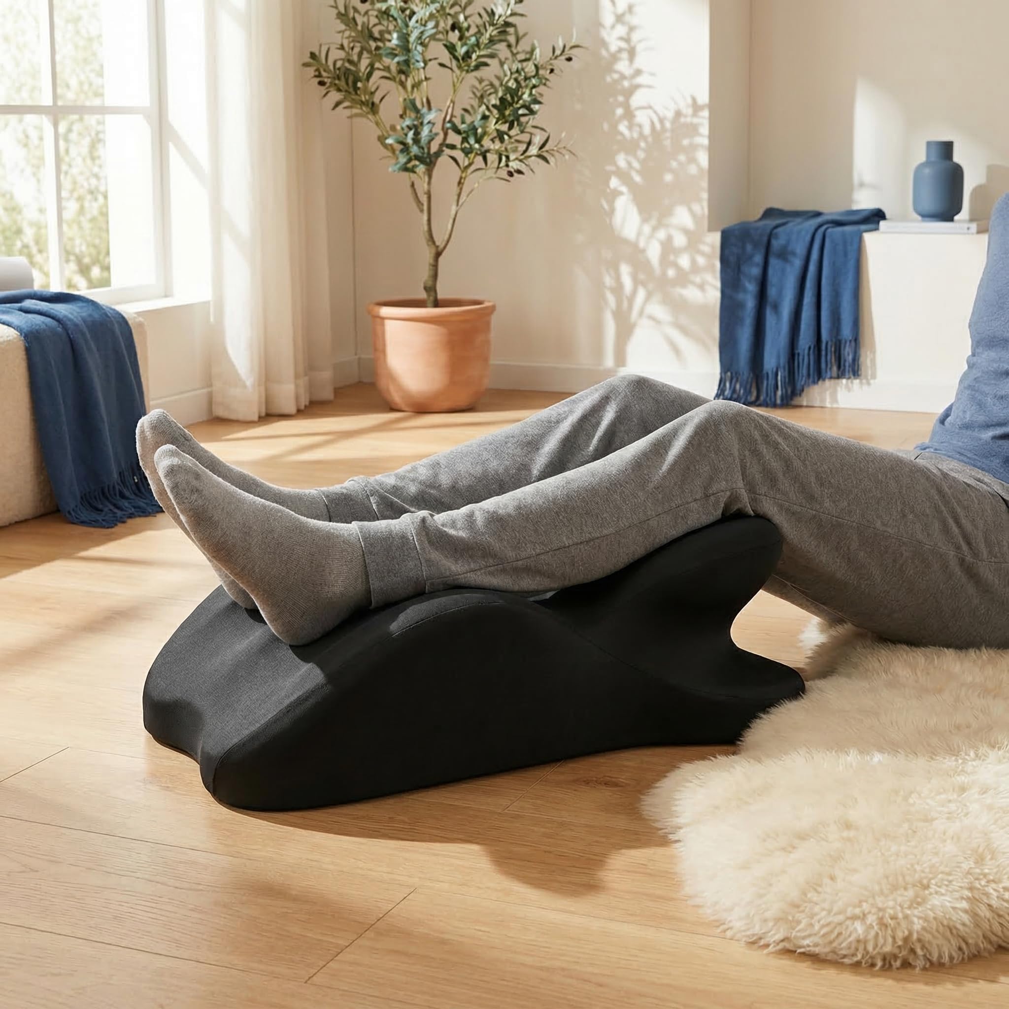 LizhSynergy wedge pillow supports phone browsing while in bed.