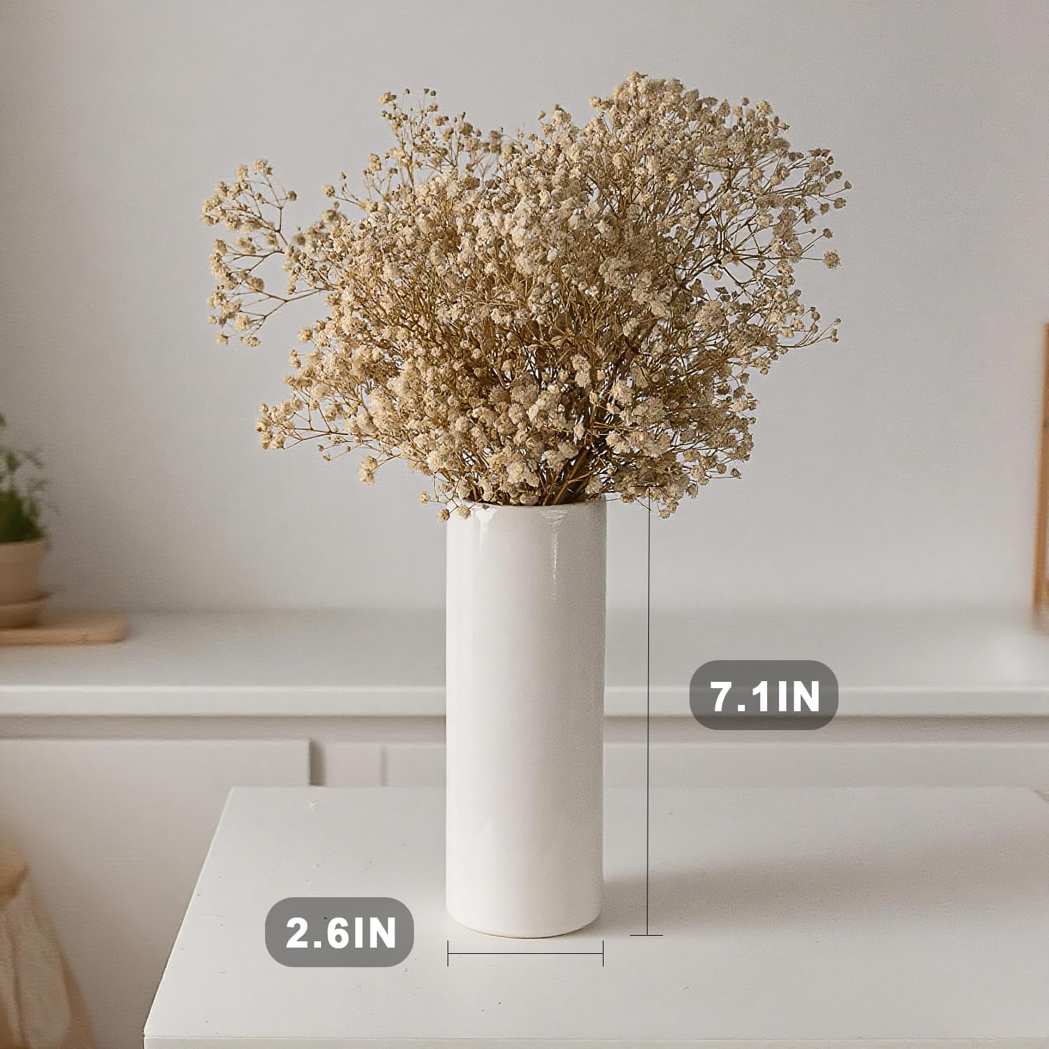 LIZOFER water-ready vase for fresh or artificial arrangements.