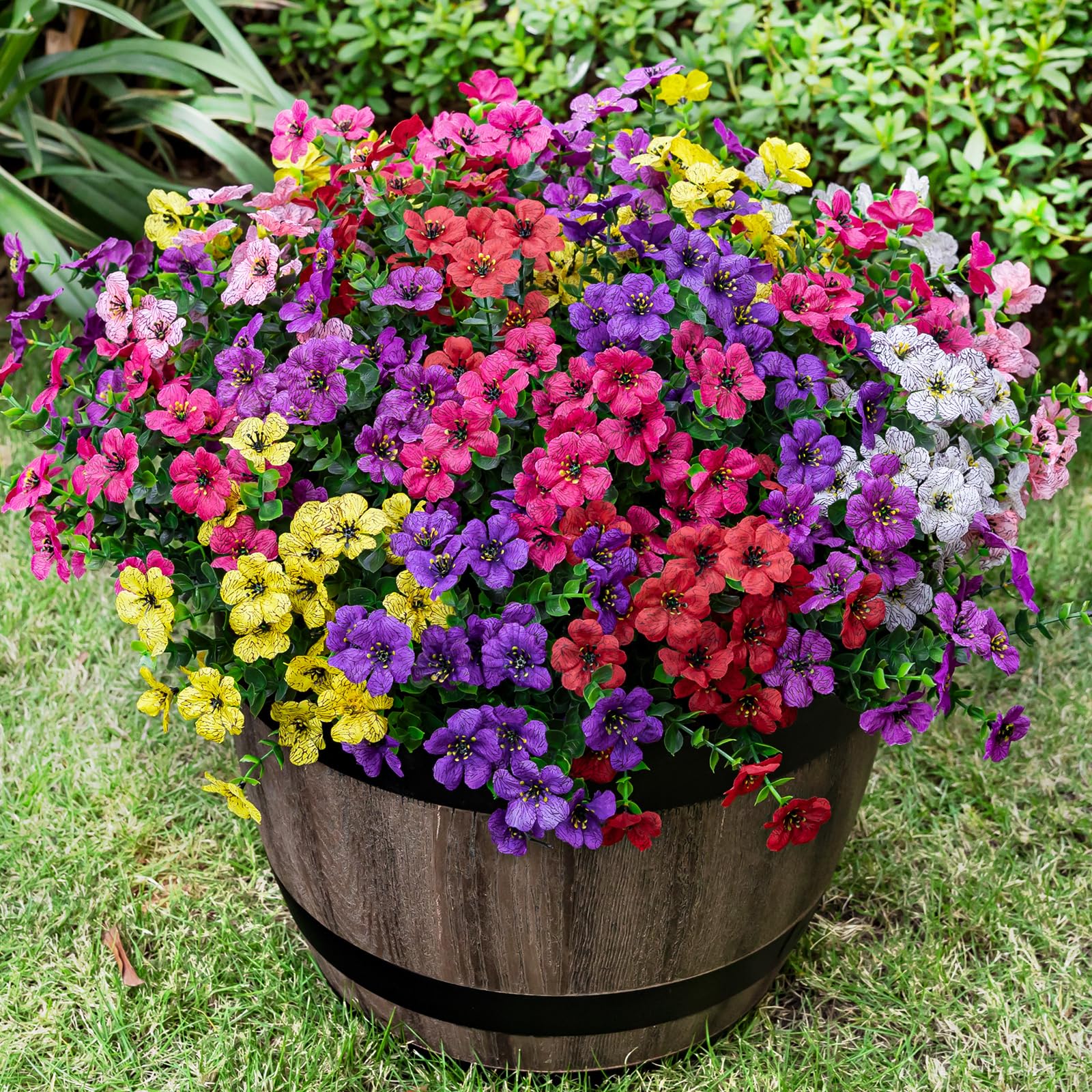 Lnoicy 20 bundles artificial flowers for outdoor use in packaging display.