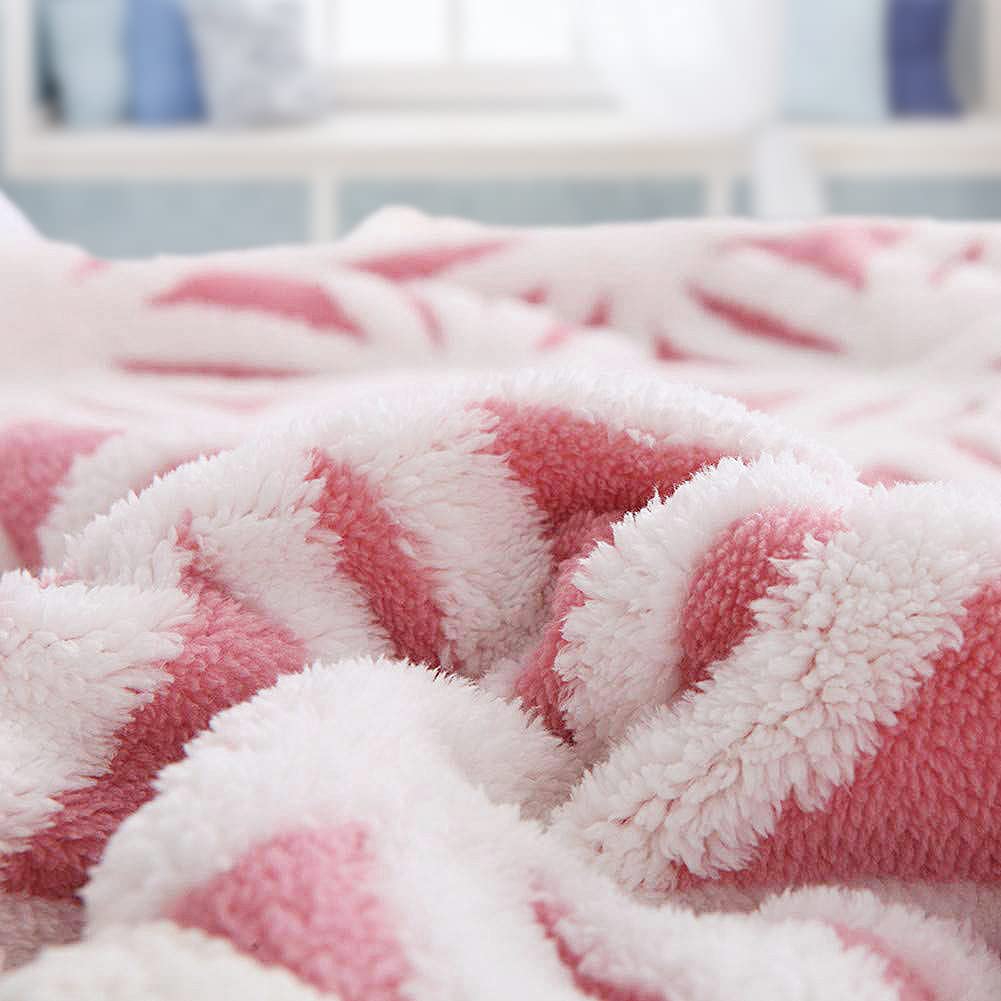LOMAO Sherpa fleece blanket pink folded neatly for quick warmth
