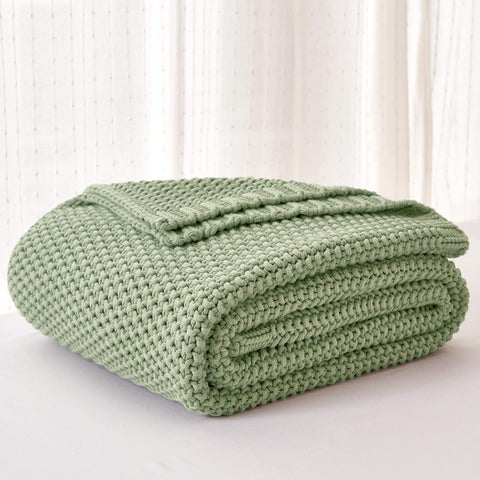 Longhui Bedding 100 percent organic cotton throw highlights breathable comfort.
