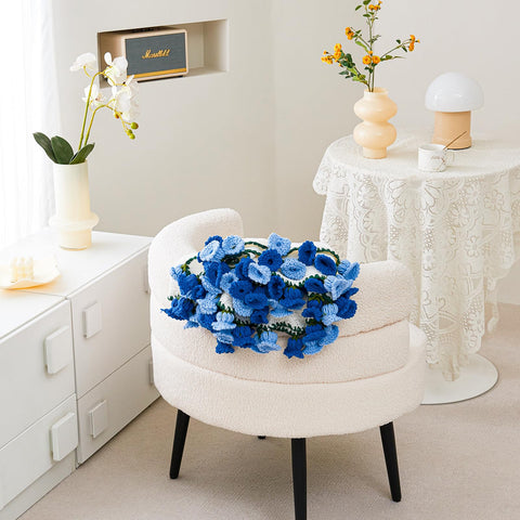 Longhui Bedding fringe-detail rose blanket adds playful texture to decor.