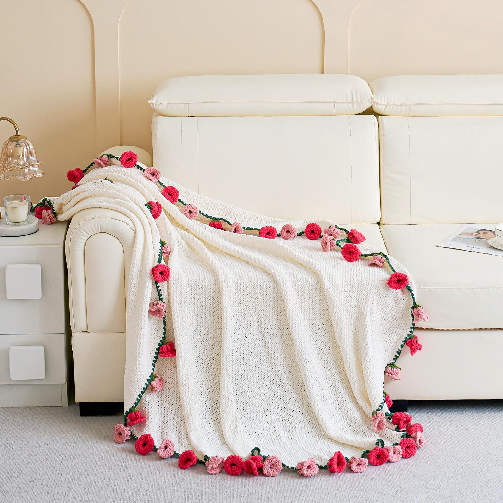 Longhui Bedding rolled floral bouquet offers versatile decor or gift options.
