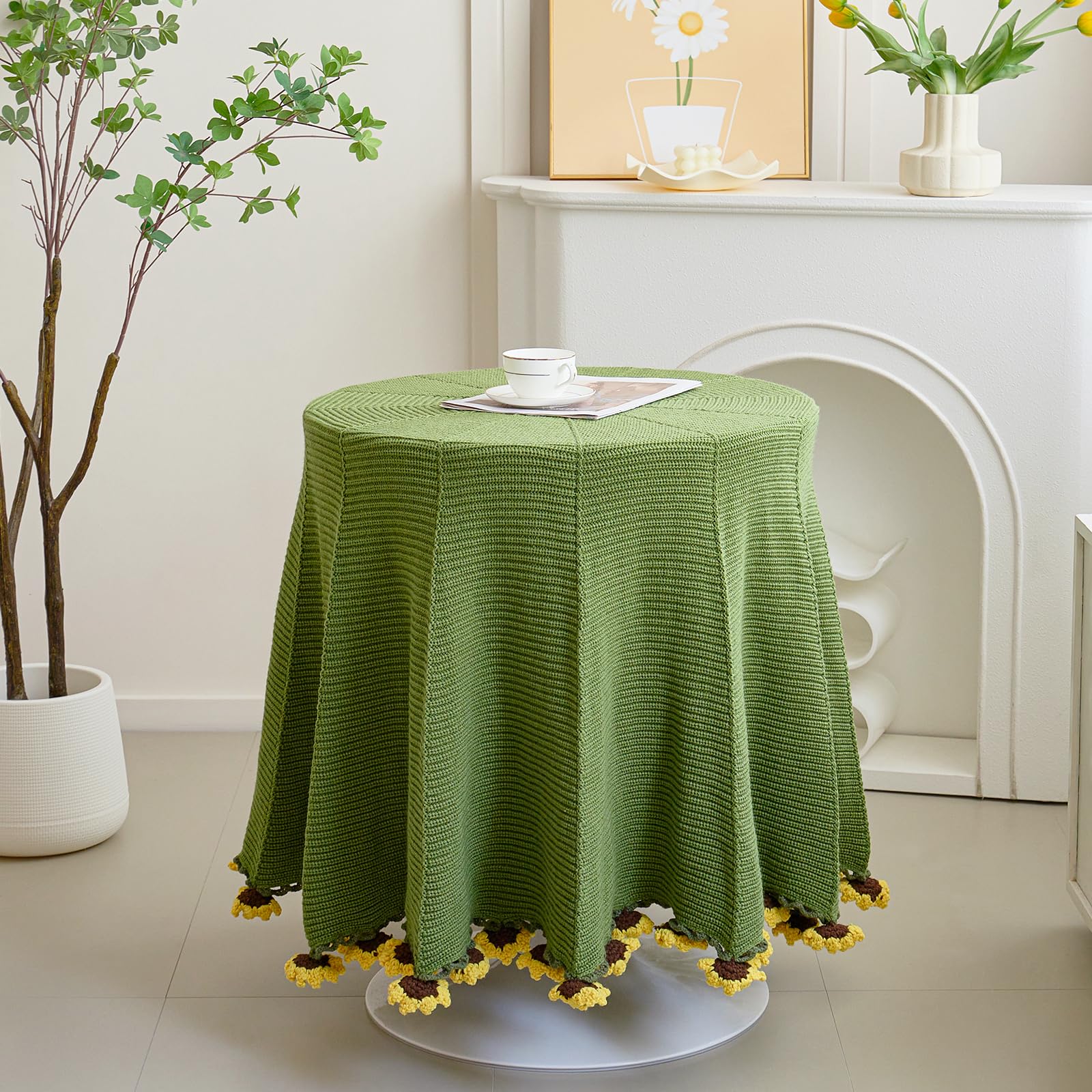 Longhui Bedding rose bouquet blanket is a thoughtful gift for birthdays and occasions.