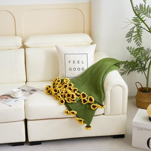 Longhui Bedding sunflower-detail knit blanket adds soft warmth to sofas and beds.
