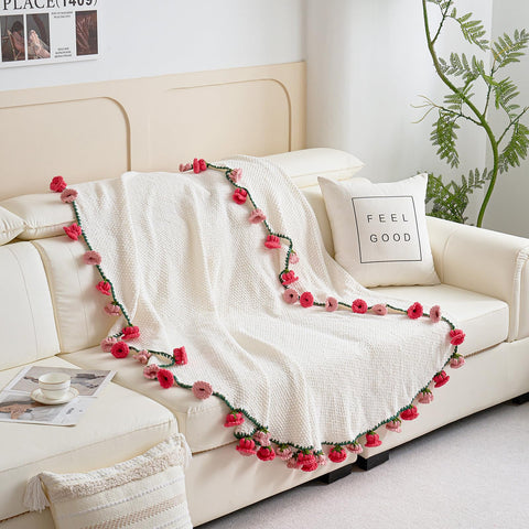 Longhui Bedding rose bouquet blanket adds a charming dorm room accent