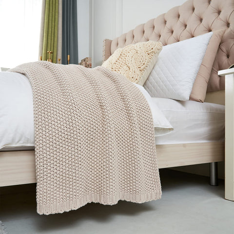 Longhui Bedding cozy blanket for winter days, breathable organic cotton.