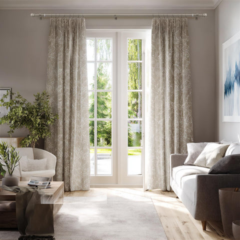 Lootkell heavy-duty 1-inch rod demonstrates sturdy support for heavier drapes.