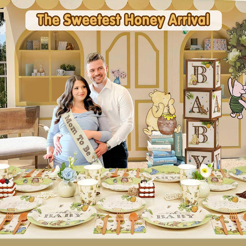 Lopeastar Winnie Bear dessert plates add cute charm to cake-cutting moments