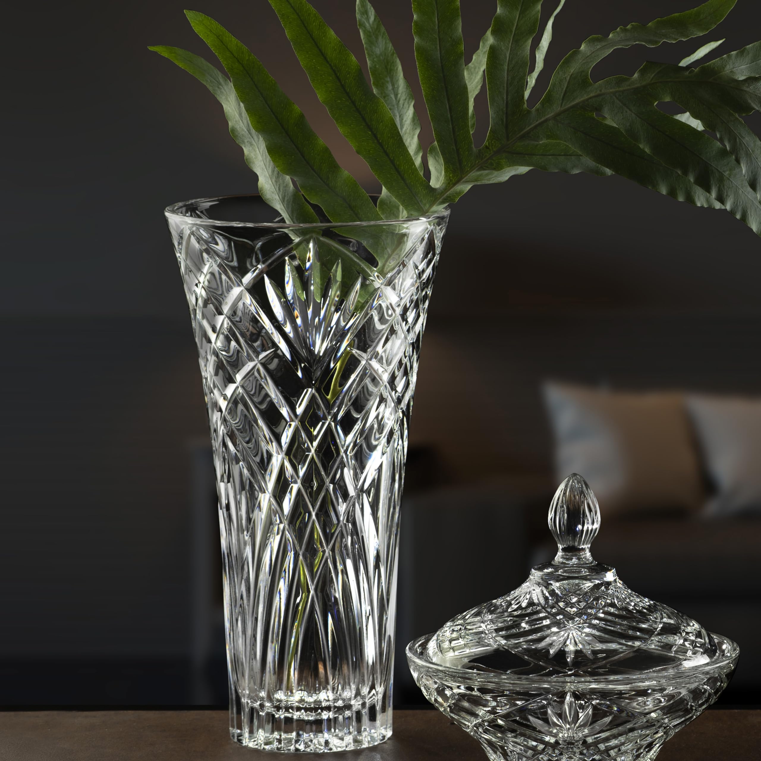 Lorren Home Trends Melodia vase is dishwasher safe for easy cleanup.