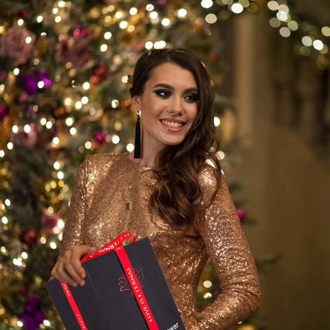 LOVAPPY ready-for-present infinity rose makes gifting easy and stylish.
