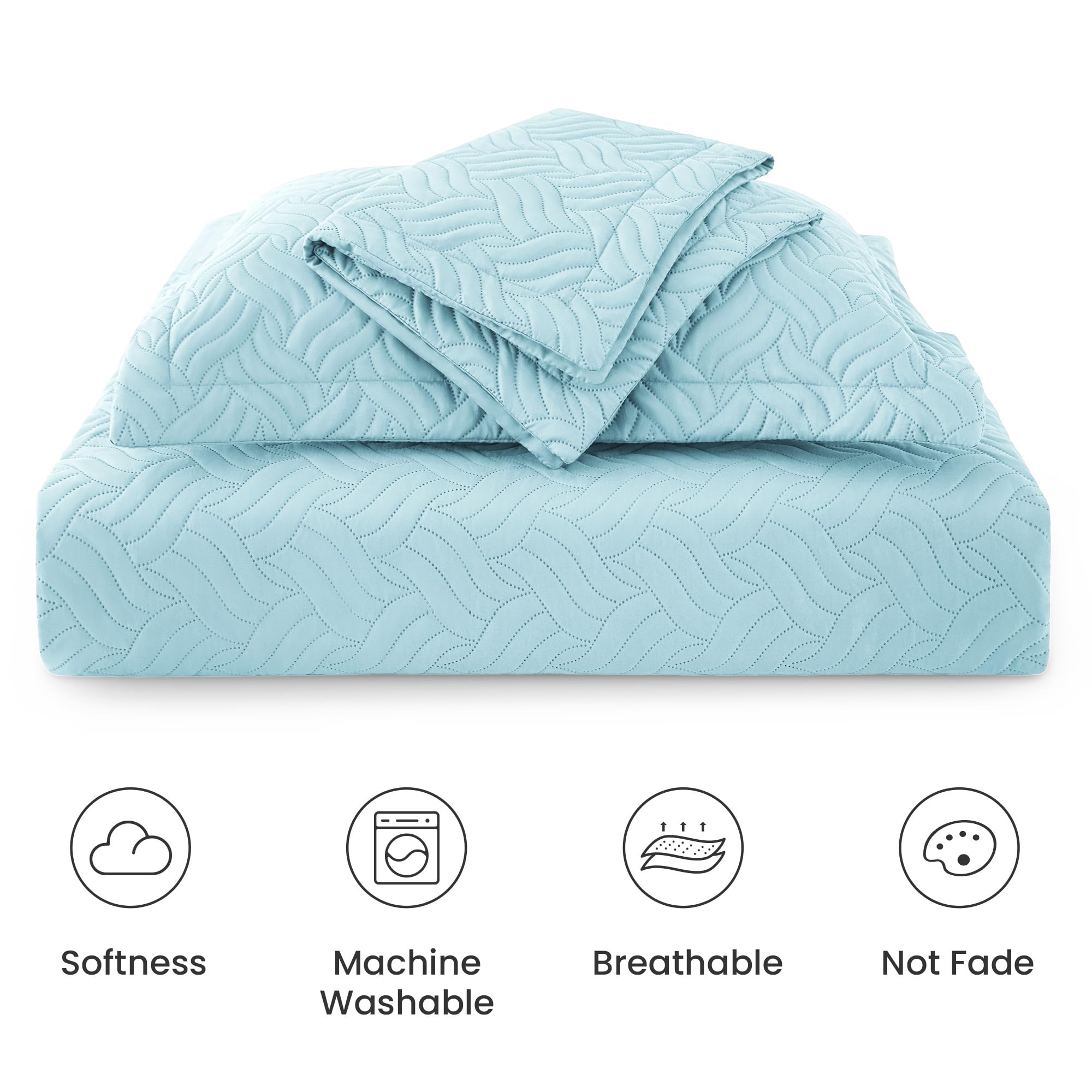 Love's cabin durable quilt set for homes with pets or kids.