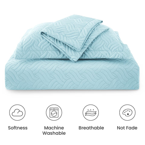 Love's cabin durable quilt set for homes with pets or kids.