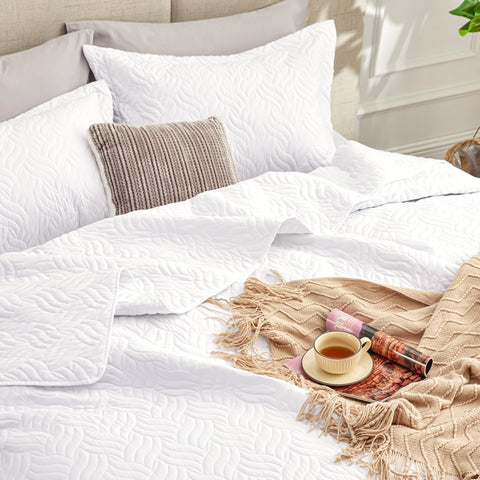 Love's cabin full-queen quilt fits standard mattresses securely.