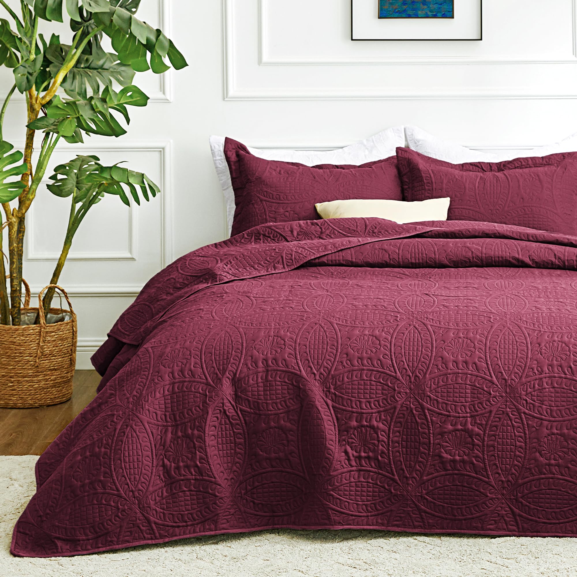 Love's cabin king quilt burgundy coverlet for all-season warmth and style.