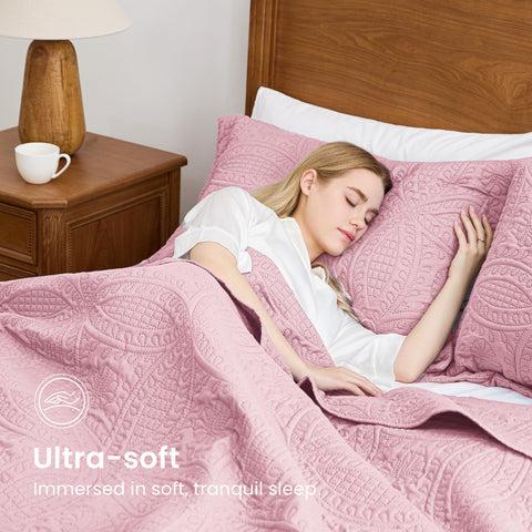 Love's cabin lightweight bedspread suitable for warm seasons
