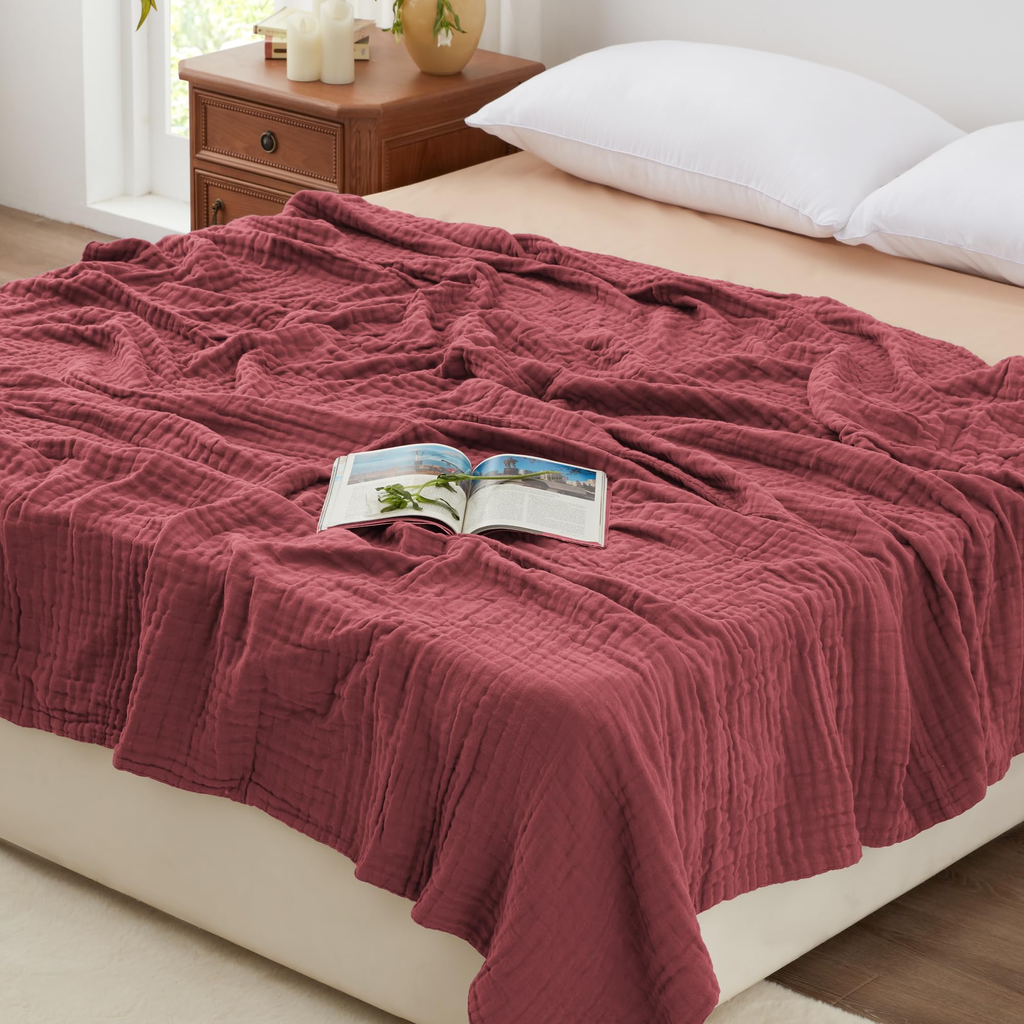 Love's Cabin six-layer muslin blanket close-up weave, breathable and skin-friendly.