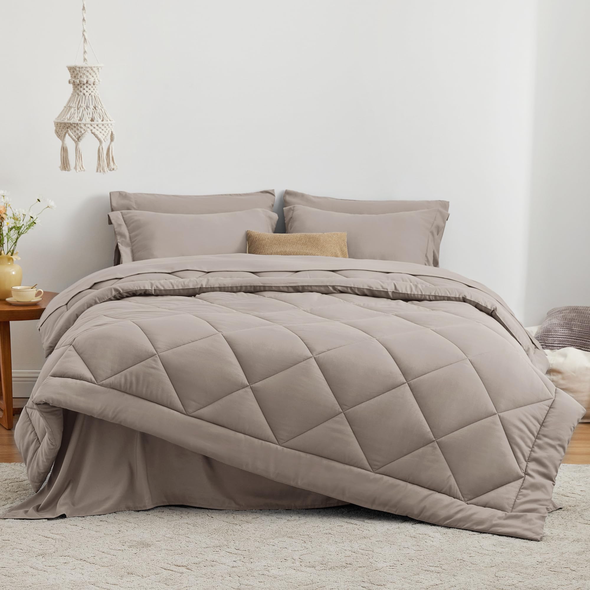 Love's cabin queen bed-in-a-bag layout showing complete bedding in one package.