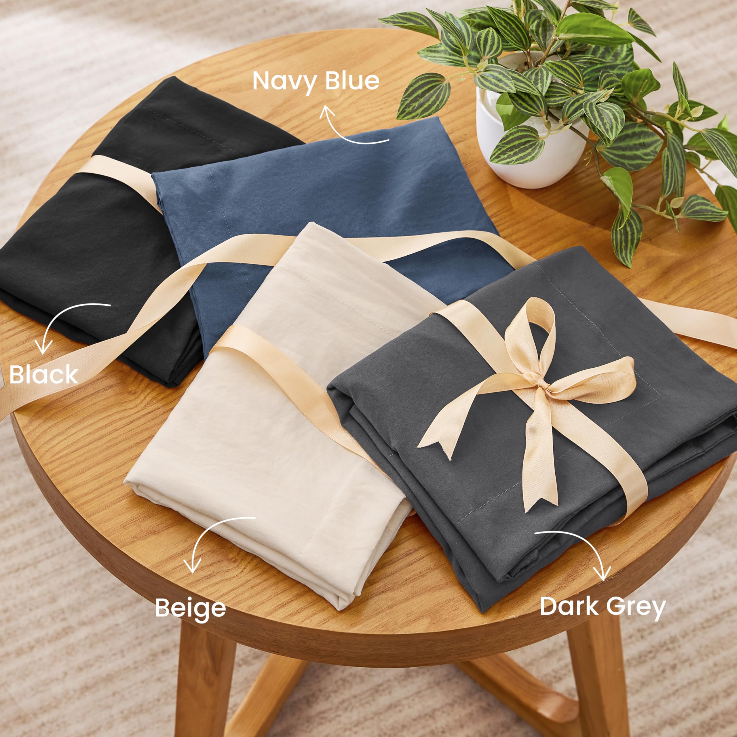 Love's cabin twin-set for a clean, coordinated bedroom look.