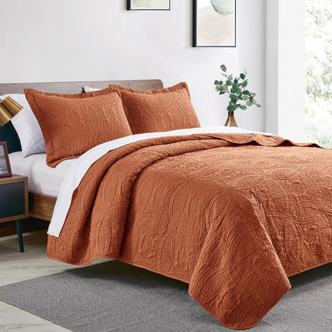 Love's cabin two shams set complements the queen quilt with a coordinated look.