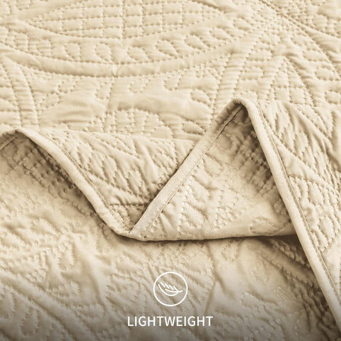 Love's cabin ultrasonic pressing prevents unraveling in wash cycles.