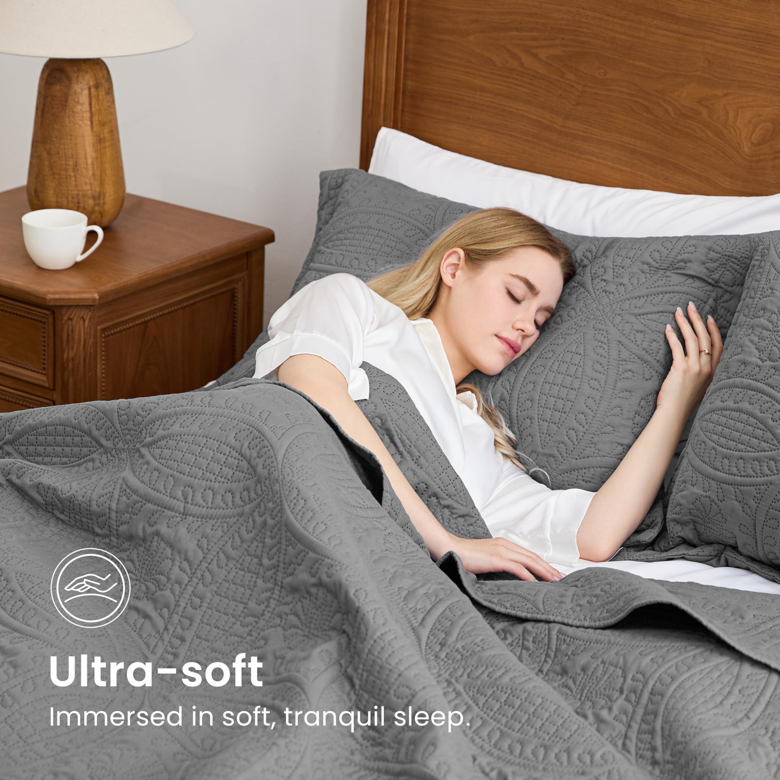 Love's cabin quilt uses ultrasonic pressing for durable, unravel-resistant wear.