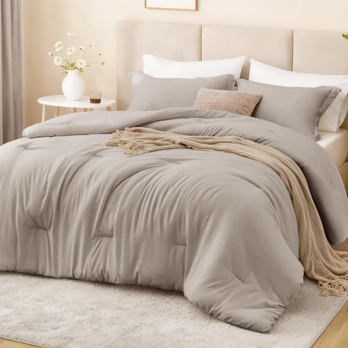 Love's cabin Burlwood comforter texture with wrinkle finish for a cozy, lived-in look.