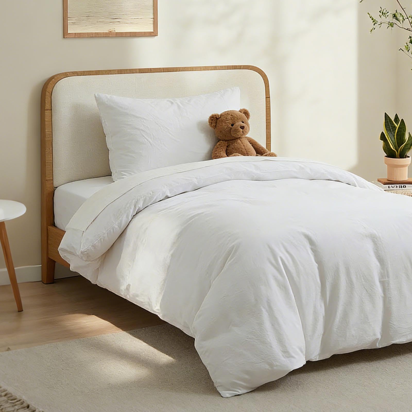 LOVQUE linen-like texture close-up highlights tactile, airy feel.