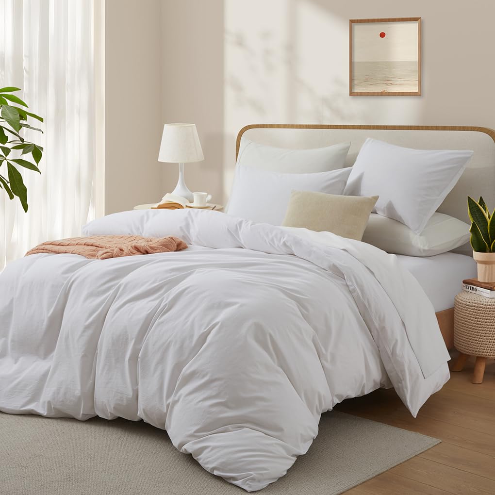 LOVQUE pillow shams 20x26 paired with tailored edges for a polished bed.