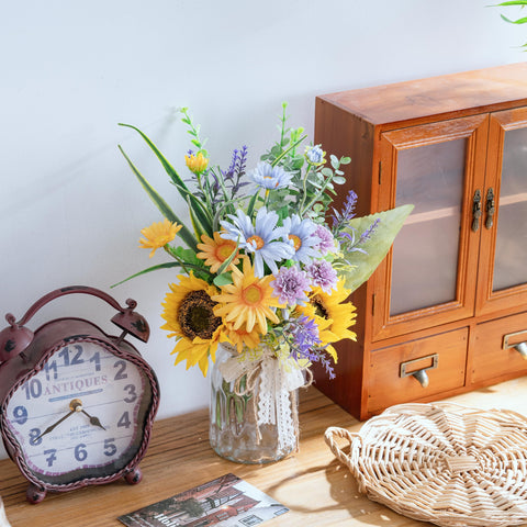 LUEUR blue daisy silk flowers close-up highlights lifelike petals and durable materials