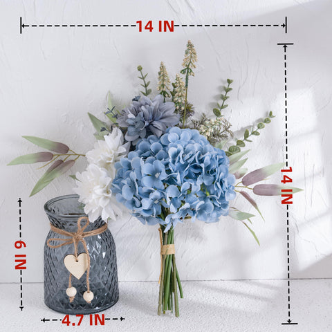 LUEUR faux flower centerpiece ideal for dining tables and events.