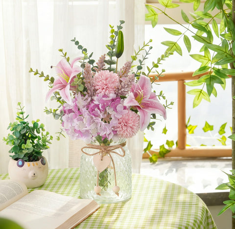 LUEUR versatile centerpiece suitable for coffee tables and dining rooms.