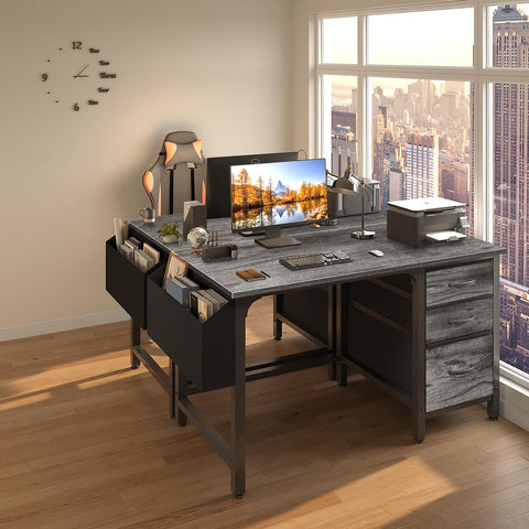 Lufeiya desk with sturdy black steel frame and level feet