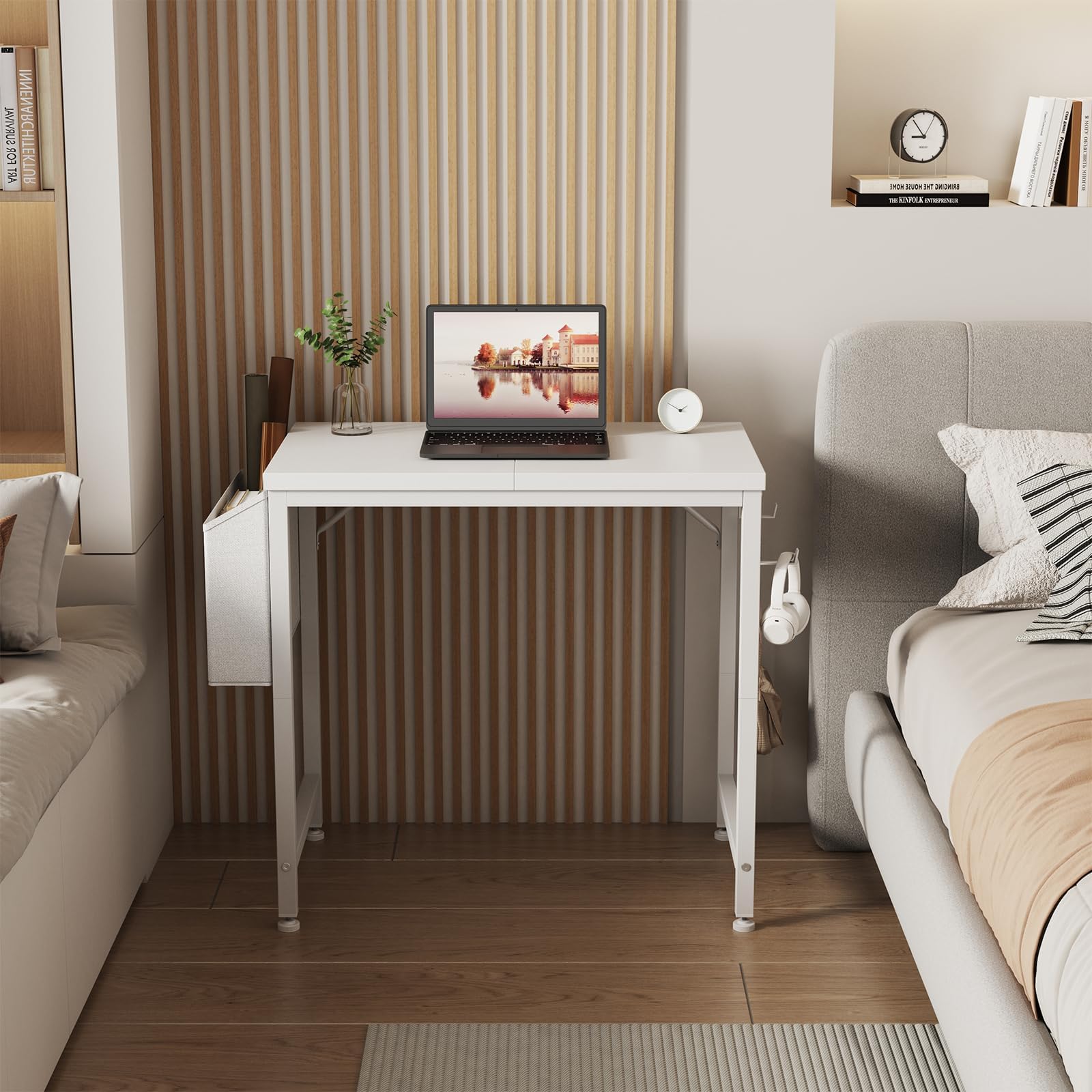 Lufeiya desk with headphone hook for easy cable management.