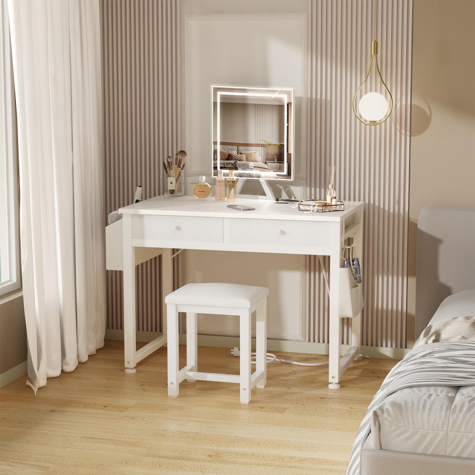 Lufeiya 32-inch white vanity desk ideal for daily beauty routines.