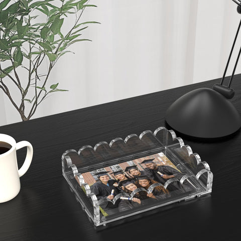 LUGUNU customizable tray serves as a stylish gift display option.