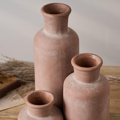 LUKA vase on bedroom desk brings subtle farmhouse charm