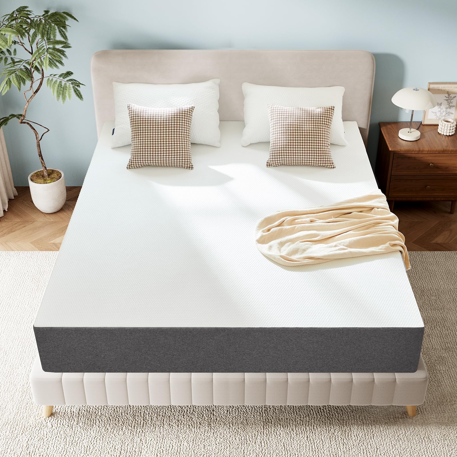 Lukace eco-friendly shipping in a recyclable box for greener delivery