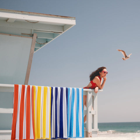 LULUHOME 36x70-inch towel for adults offers generous coverage near water