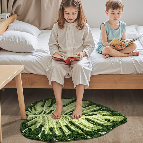 LUMI machine-washable rug for easy cleaning and long-lasting freshness.