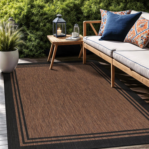 Luul Home 0.3-inch pile offers comfortable cushioning.