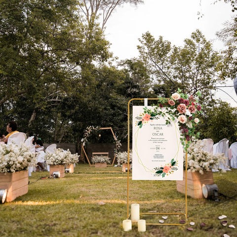 Luuuuucky seating-chart sign holder helps organize guests with style.