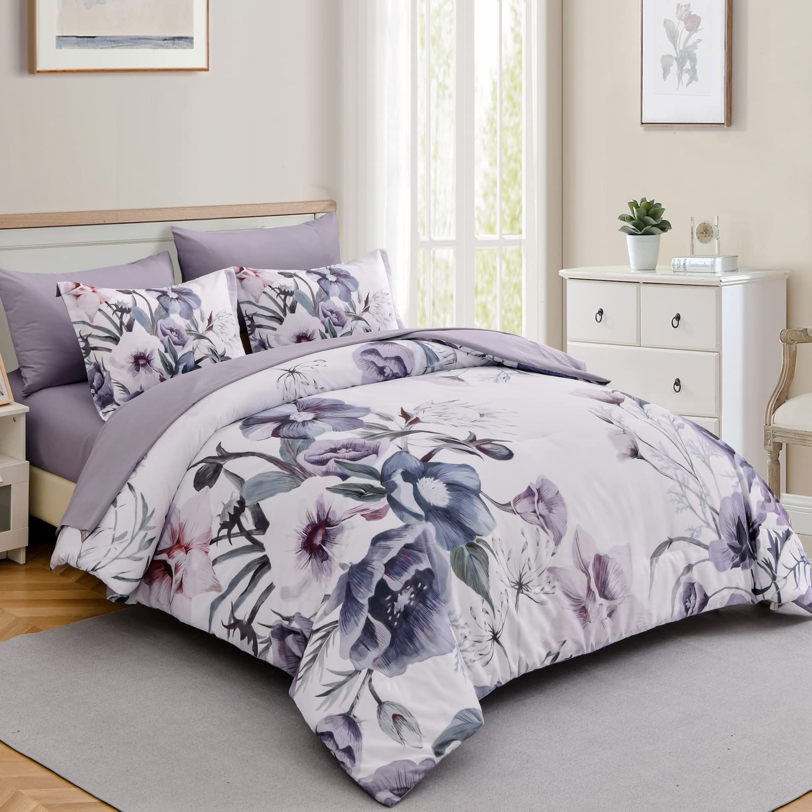 Luxudecor pillow shams complete the set, adding coordinated elegance and structured pillows.